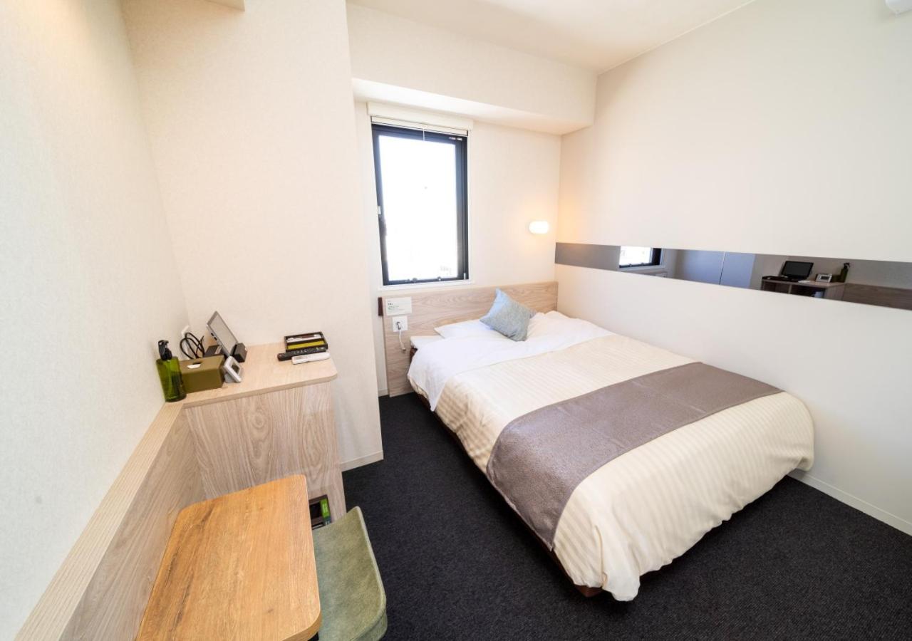 Adjoining, Double Bed
