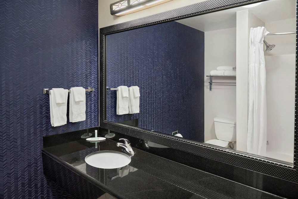 Fairfield Inn Suites Cartersville 48/49