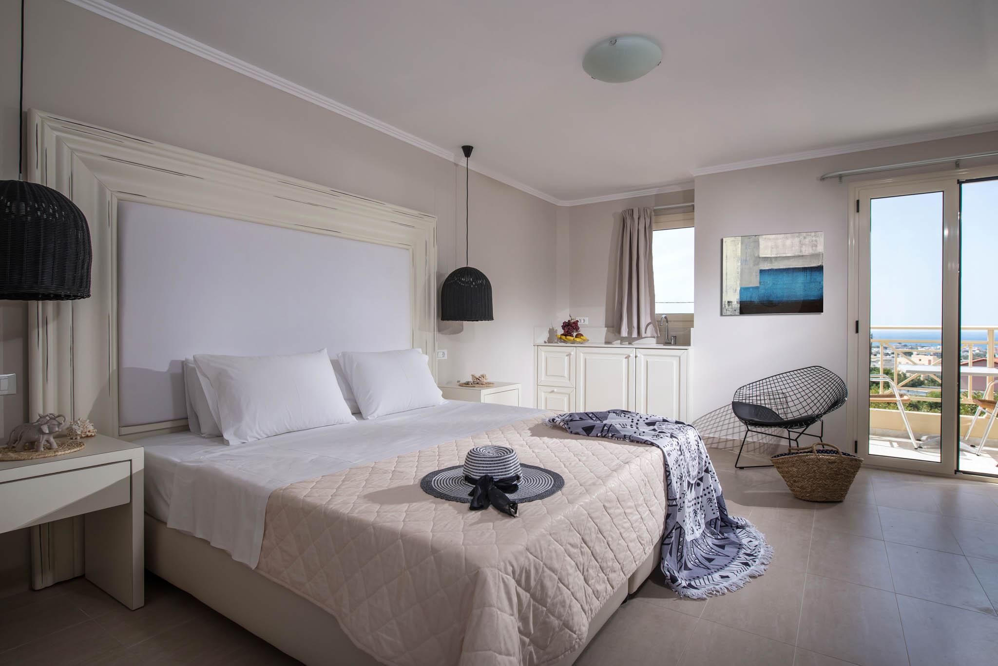 Mini, Deluxe, Suite