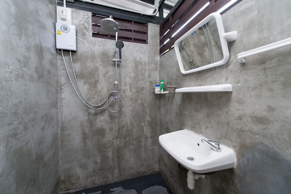 NTY Hostel nearby BKK Airport 38/39