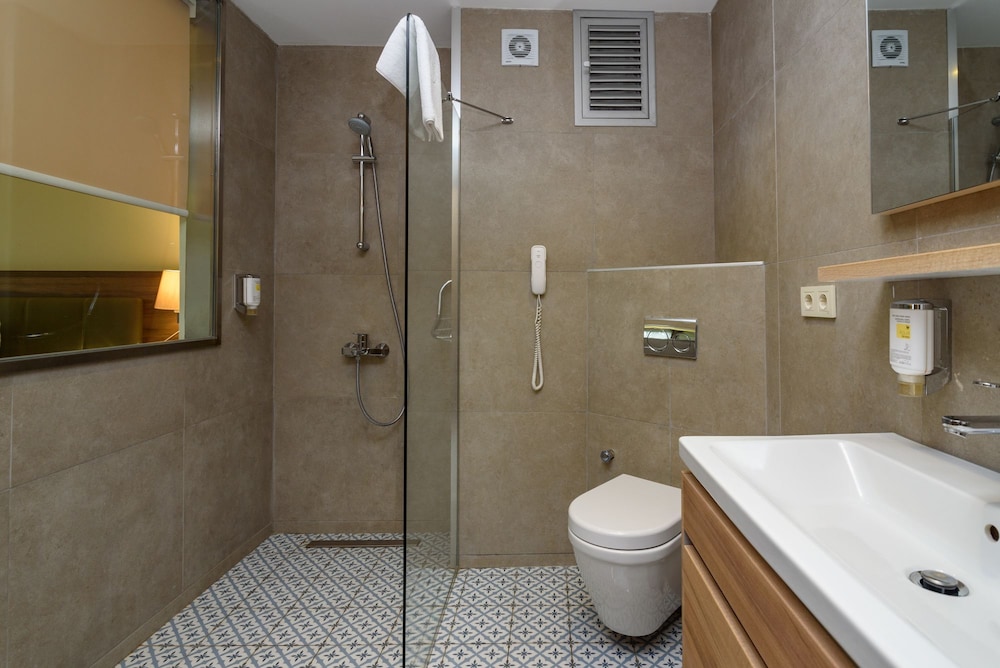 Numi Hotel 45/50
