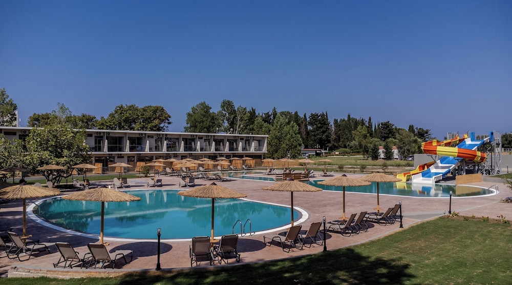 Blue Water Resort 52/60