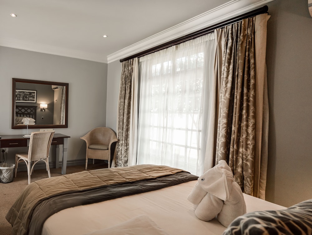 Indaba Hotel 25/83