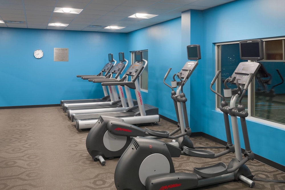 Fairfield Inn Suites By Marriott Paramus 17/47