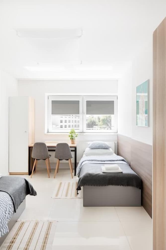 ROOM, TWIN BEDS, SHARED BATHROOM