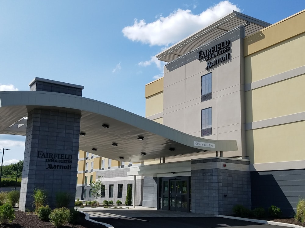 Fairfield Inn Suites Springfield Holyoke 3/35