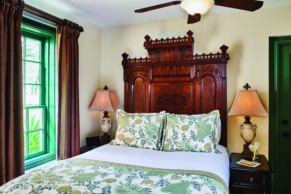 2 BEDROOMS, DELUXE, SUITE, BALCONY