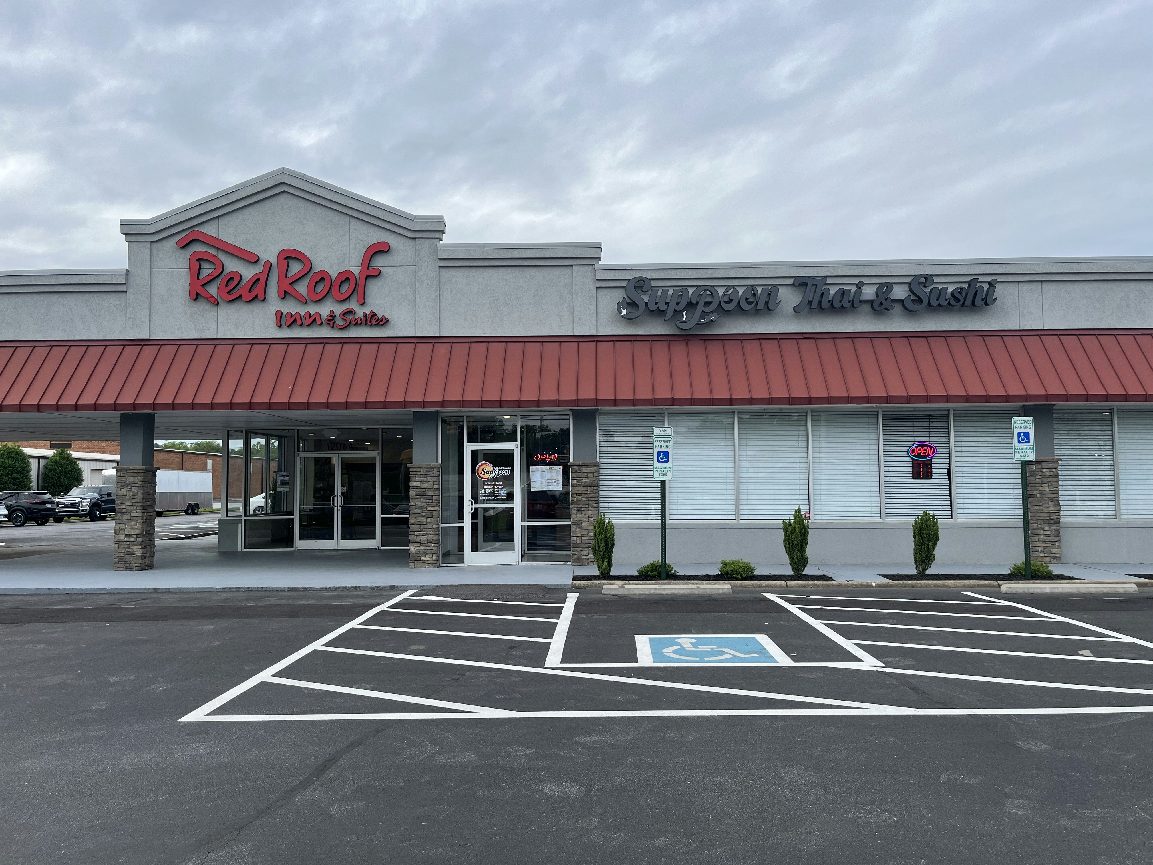 Red Roof Inn & Suites Wilkesboro 25/32