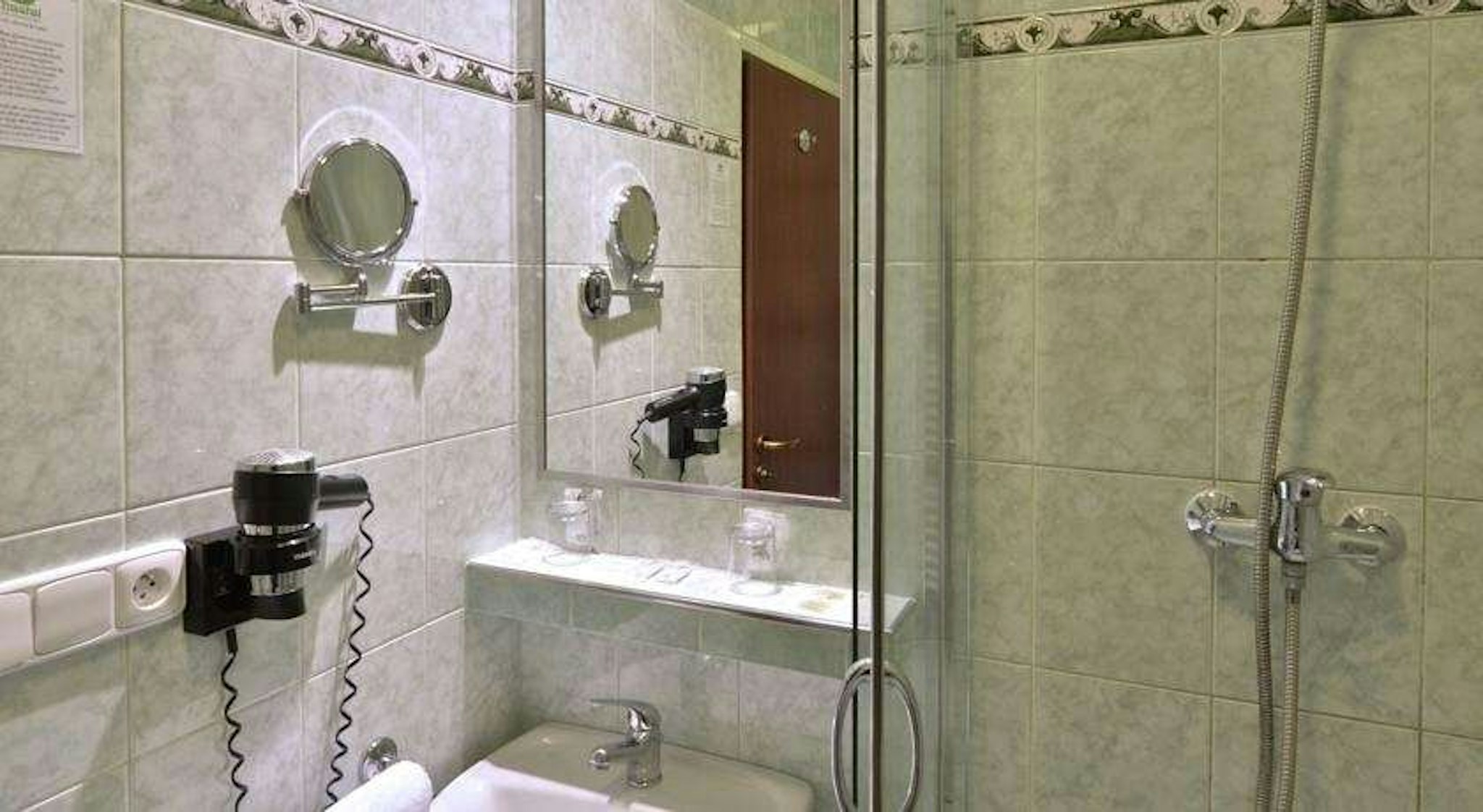 HASTAL HOTEL 42/42