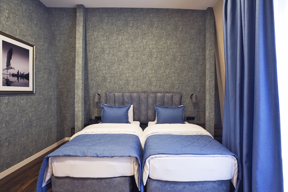 Port Rivoli Baku Hotel 20/50