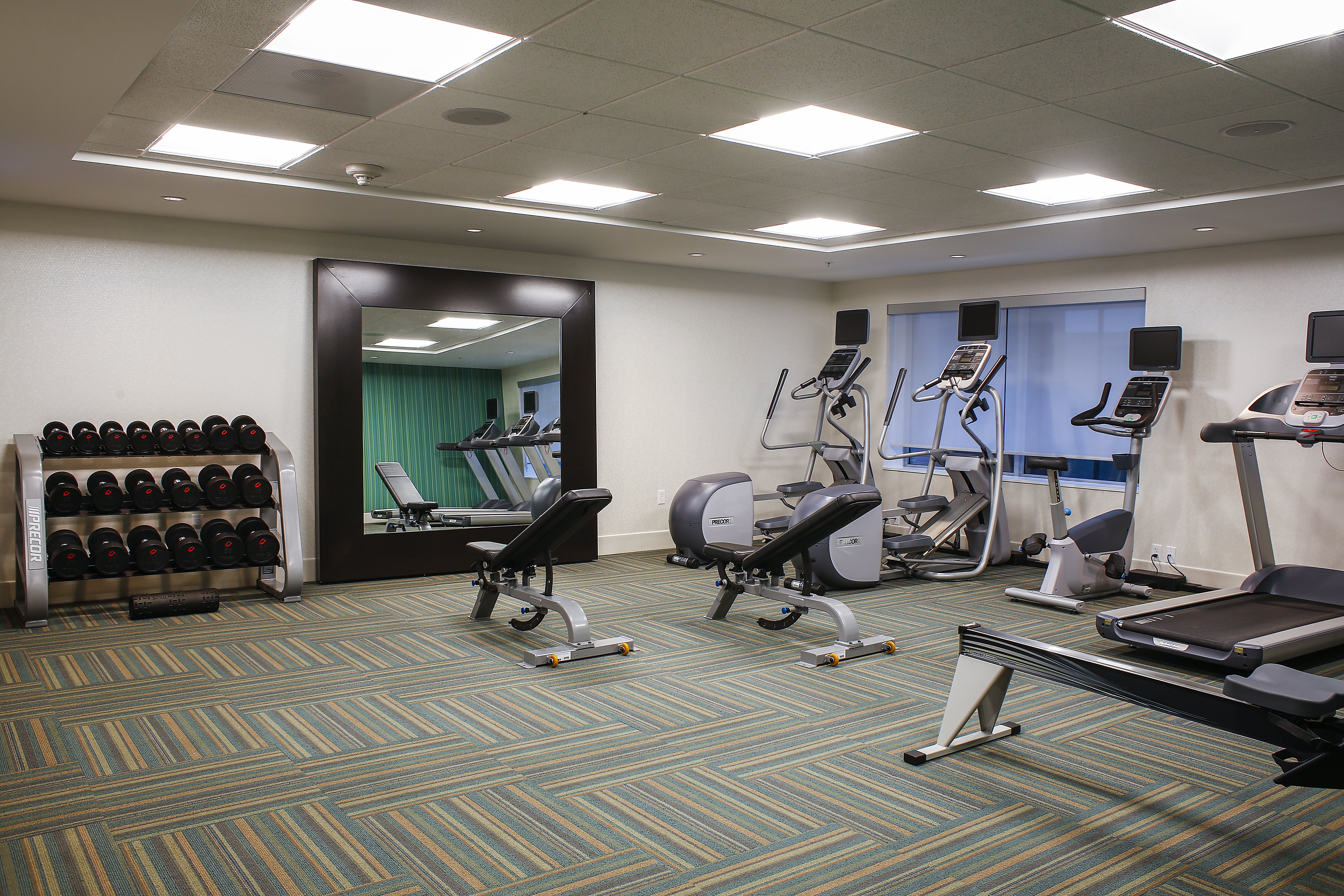 Holiday Inn Express And Suites Louisville Downtown 44/71