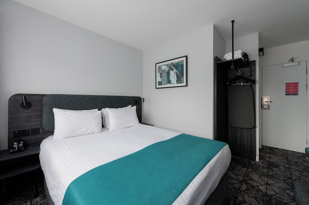 EXECUTIVE, DOUBLE BED