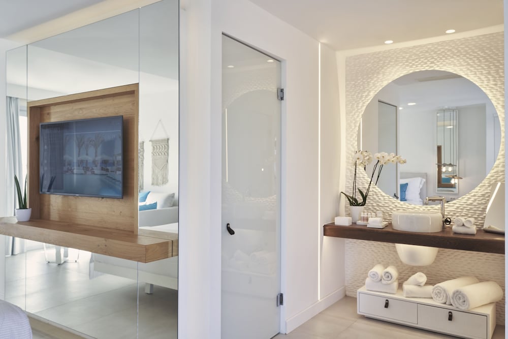 Nikki Beach Resort And Spa Santorini 58/61