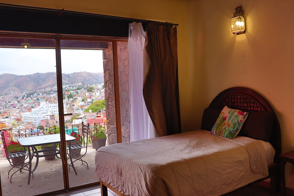 Hotel Chocolate Suites 7/50