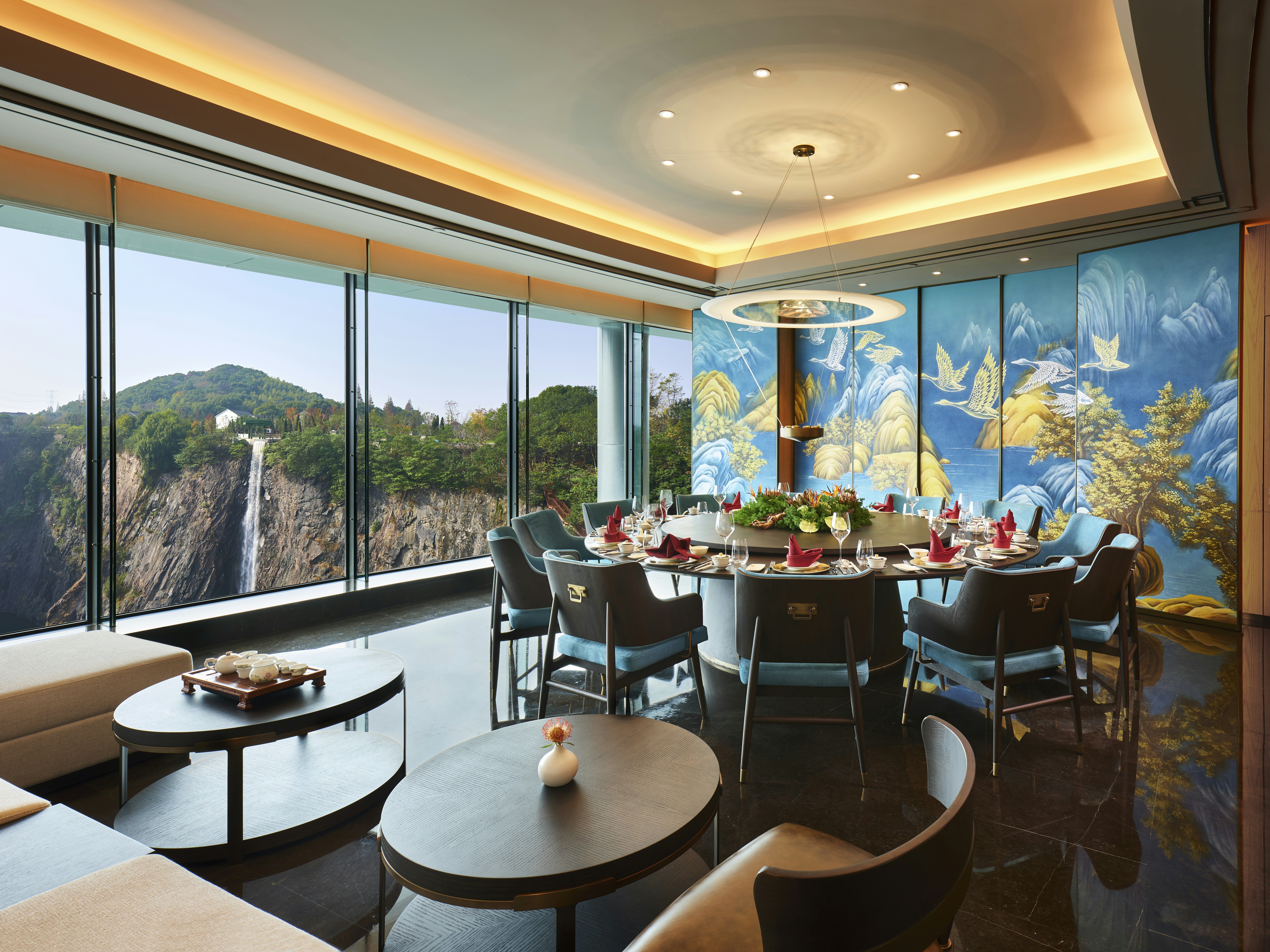Intercontinental Shanghai Wonderland 27/50