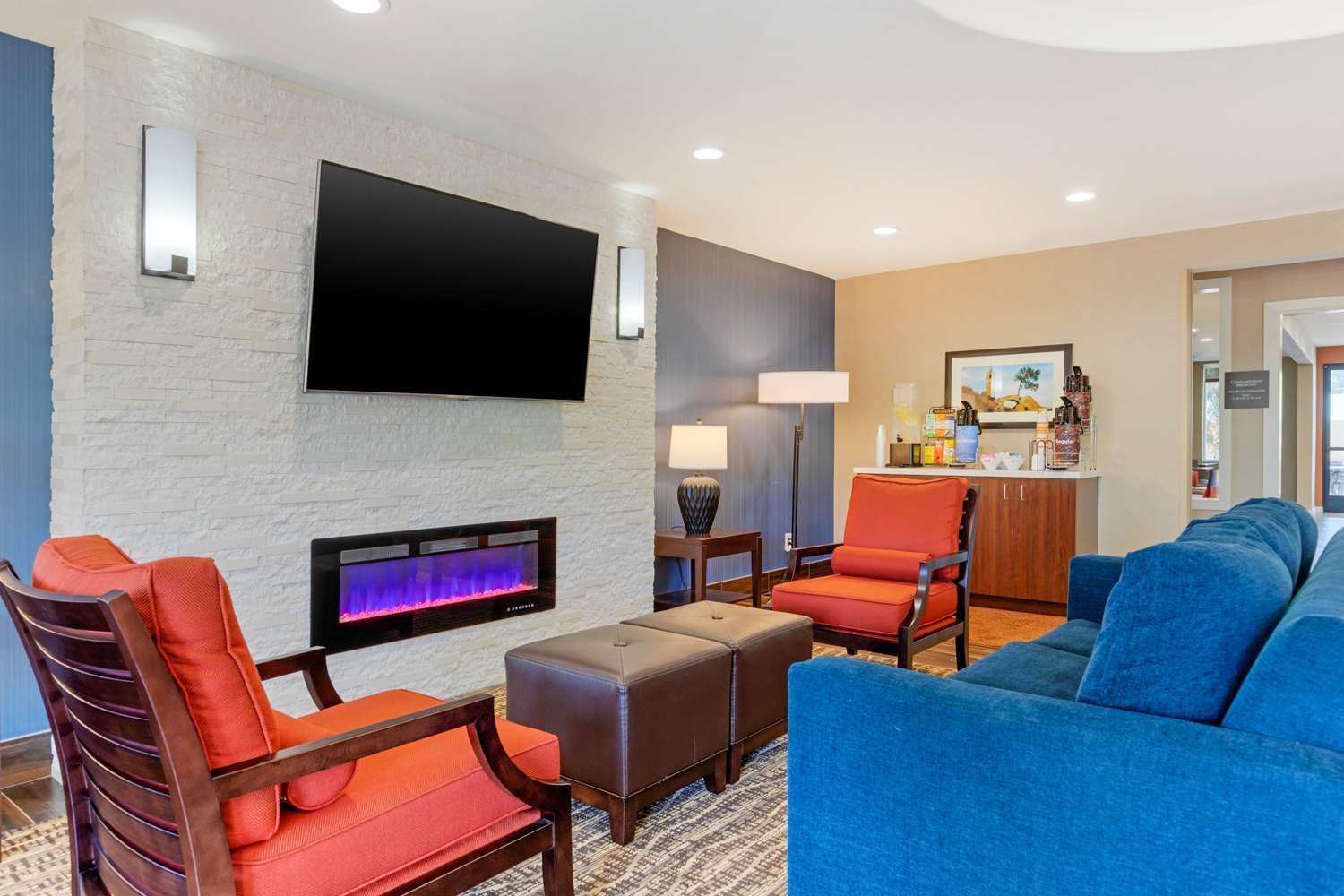 Comfort Inn & Suites Near Ontario Airport, CA 7/19