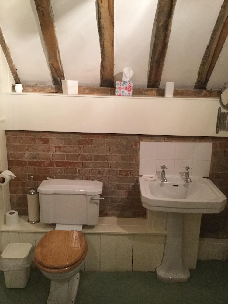 Room, King Bed, South Wing