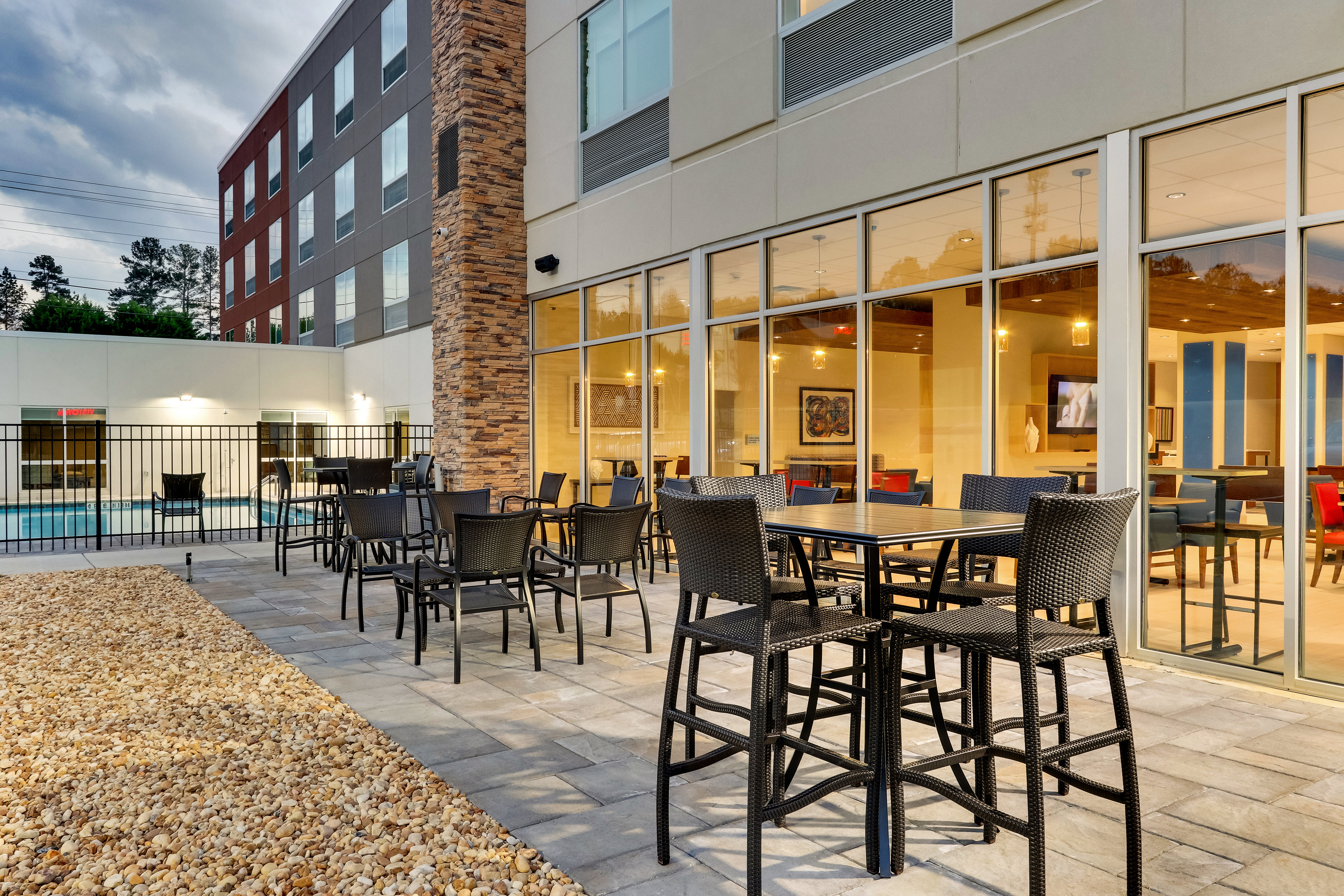 Holiday Inn Express and Suites Dawsonville 49/74