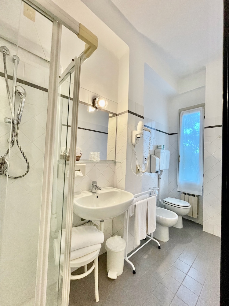 Hotel Beau Rivage 50/50