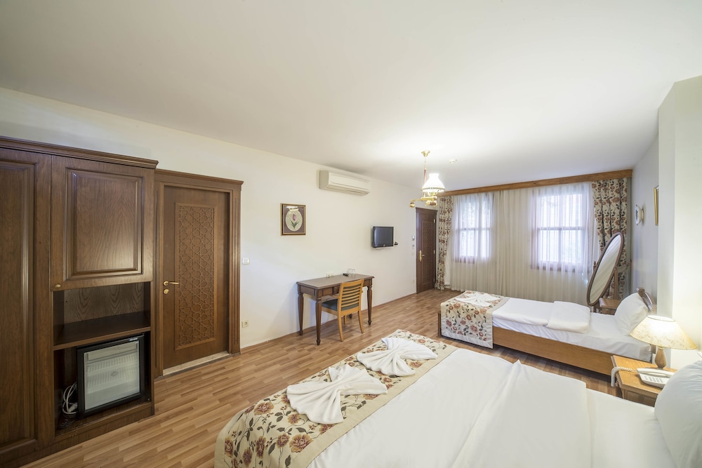Lalinn Hotel 39/72