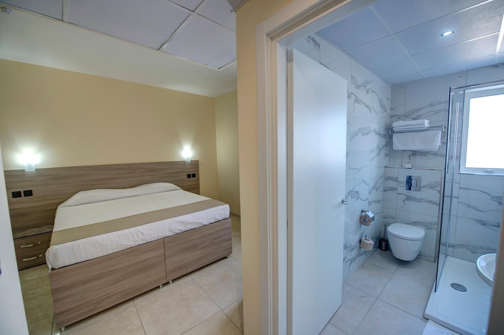 Allegro Hotel 21/22