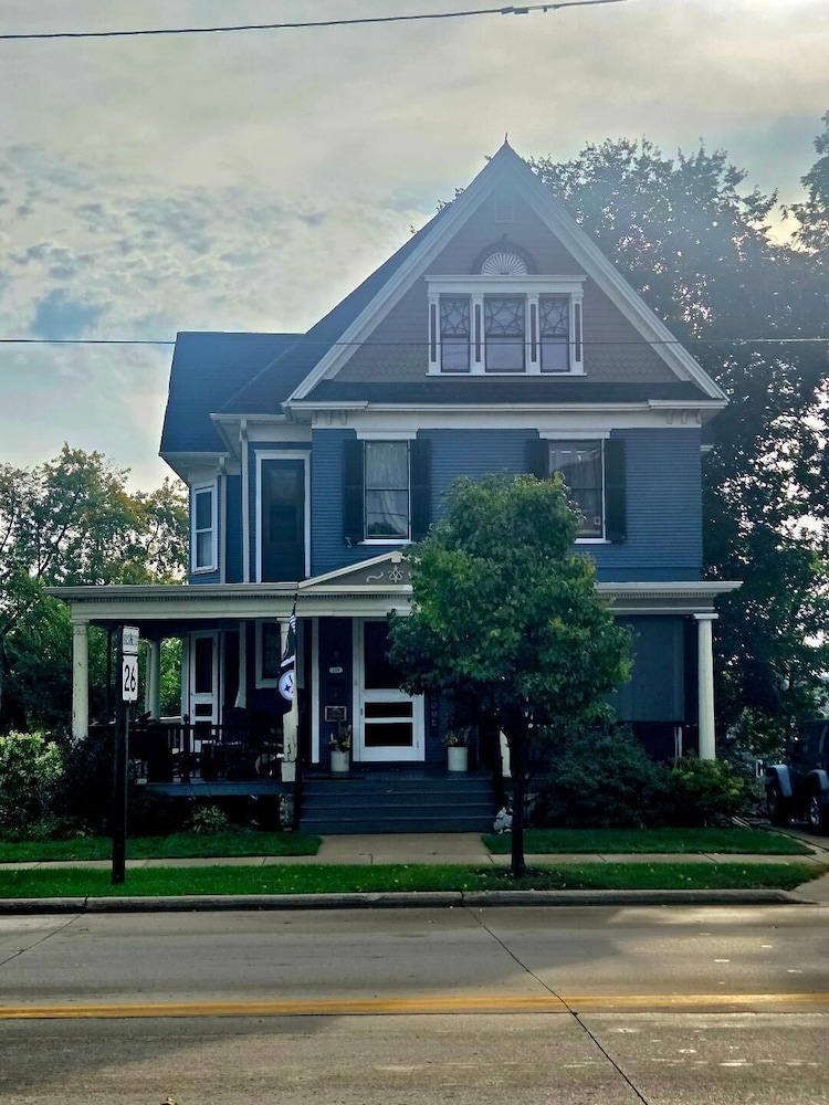 The Katherine Holle House 2/48