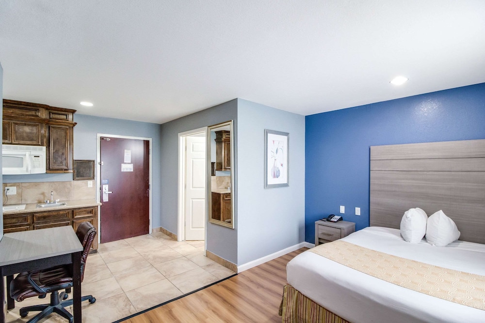 Rodeway Inn & Suites Port Arthur - Groves 13/23