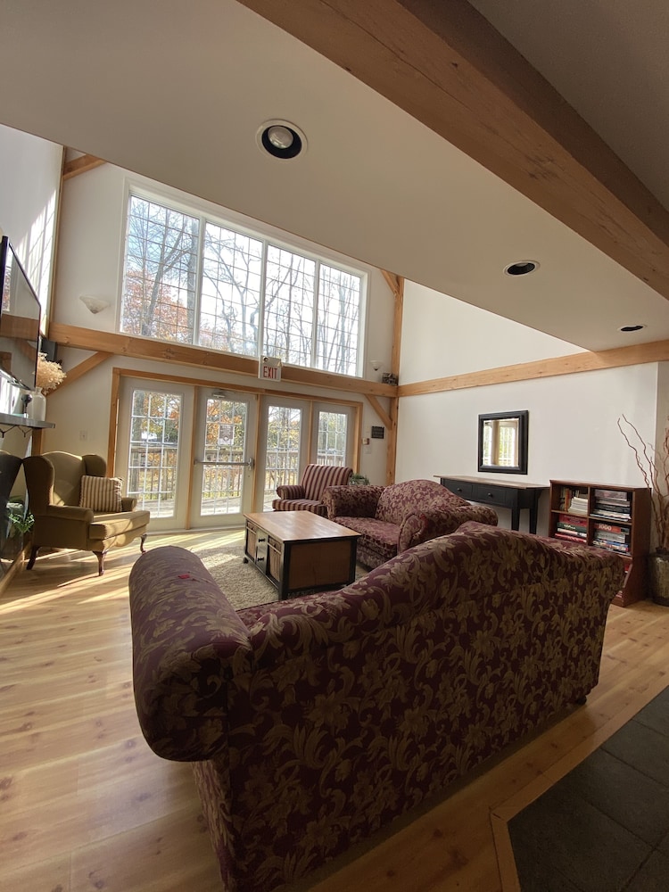 Timber House Resort 48/64