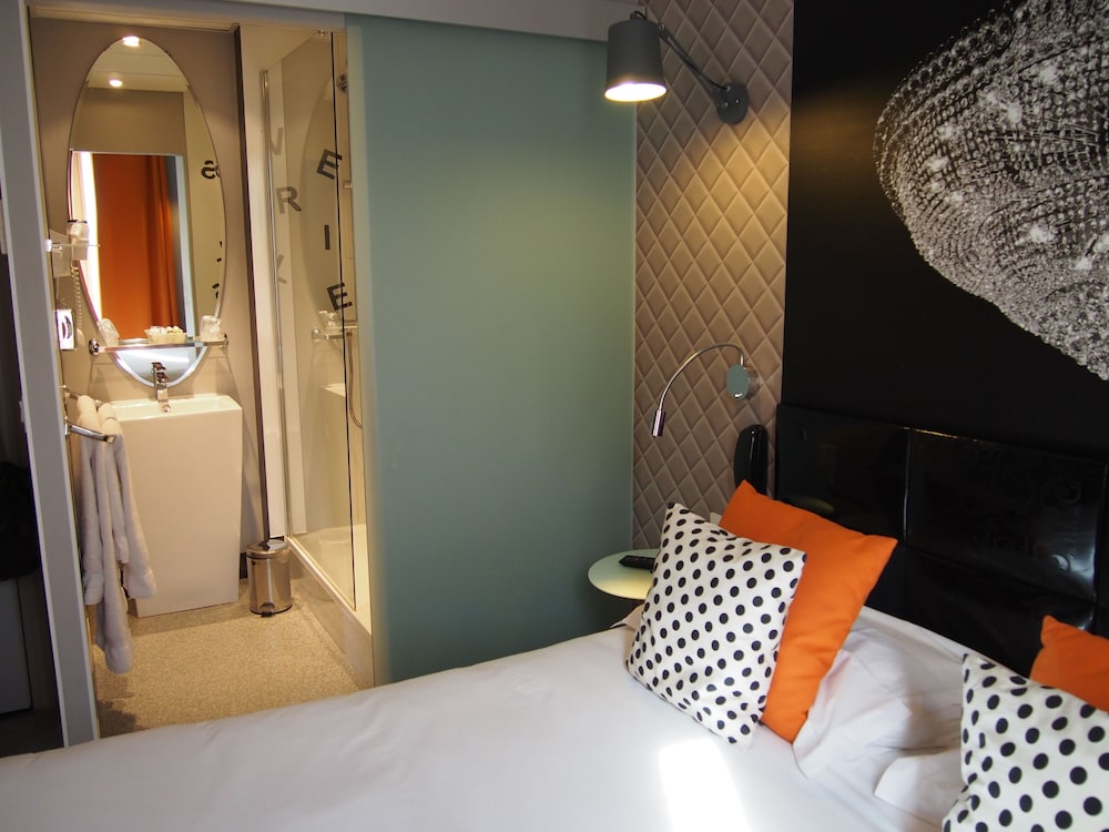 Porte de Versailles Hotel 23/48