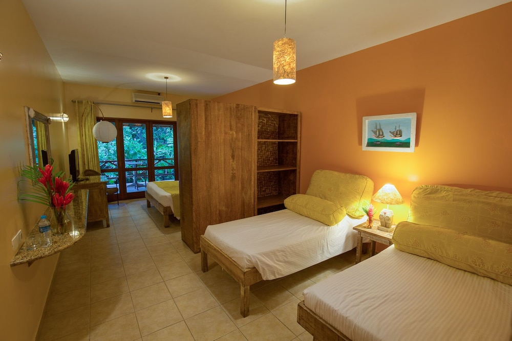 Itamambuca Eco Resort 12/73