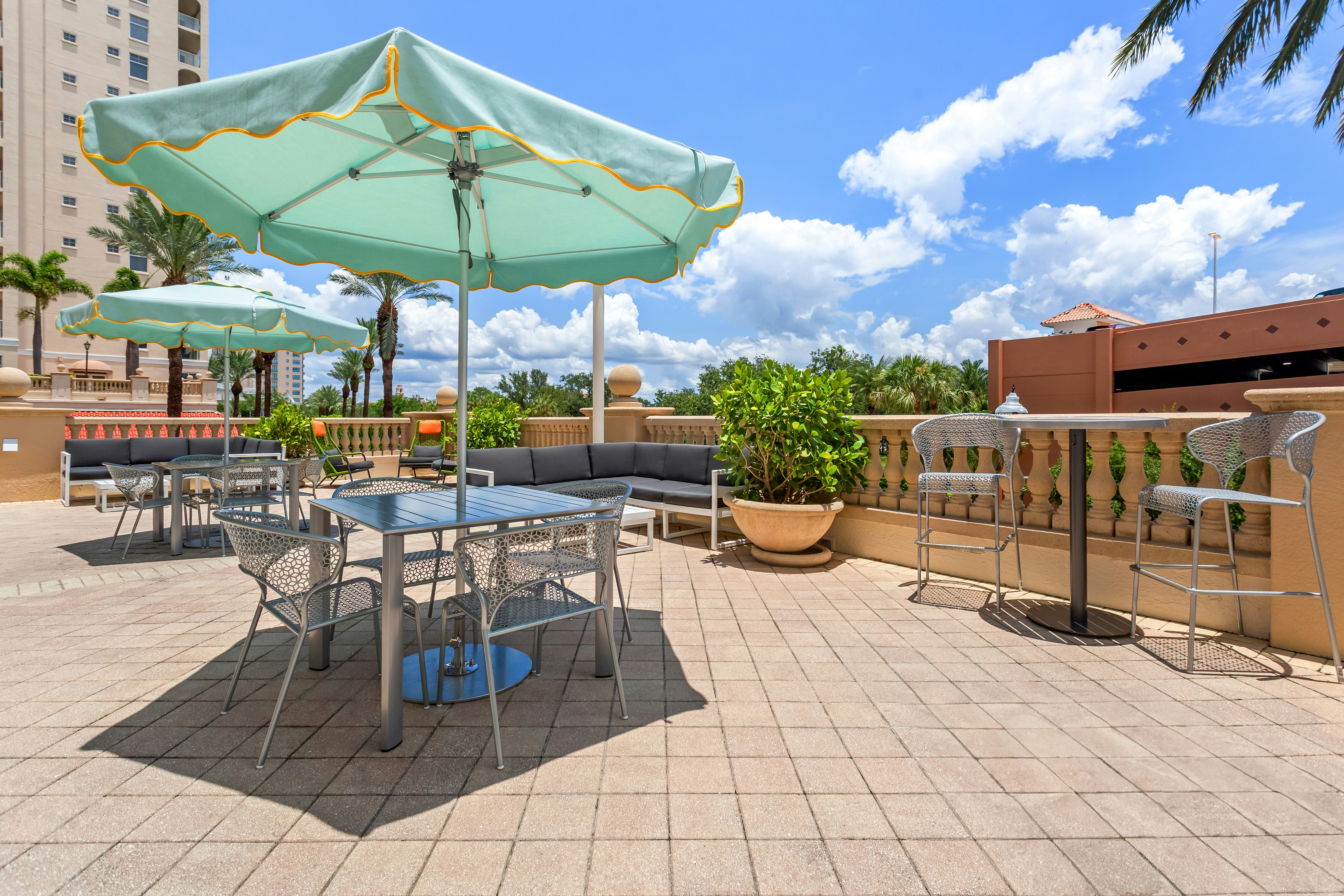 Hampton Inn Suites St Petersburg Downtown 49/51