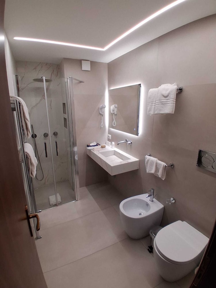 غرفة ثلاثية بسرير مزدوج مع أريكة، Hotel Della Valle 6/7