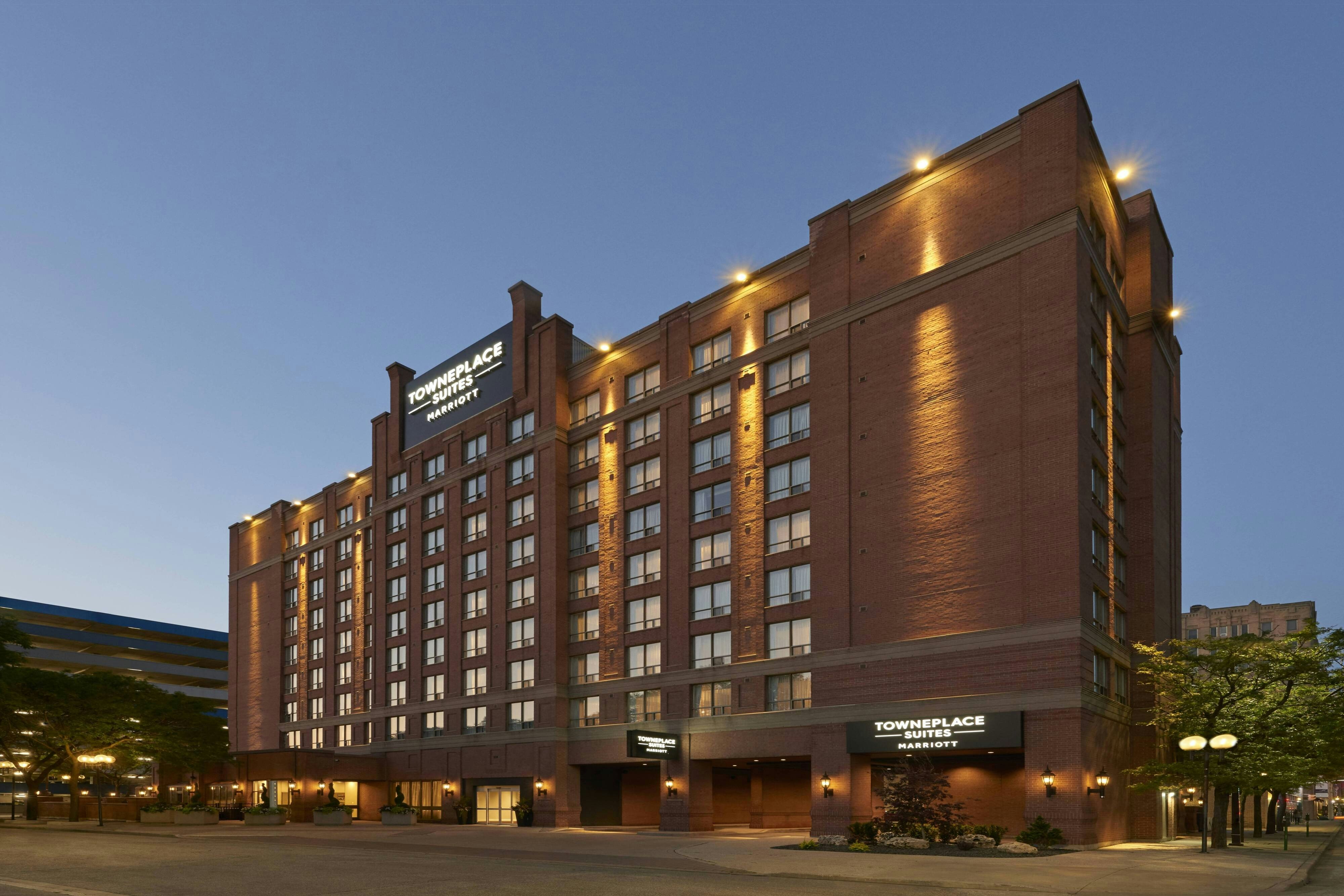 Towneplace Suites By Marriott Windsor 2/31