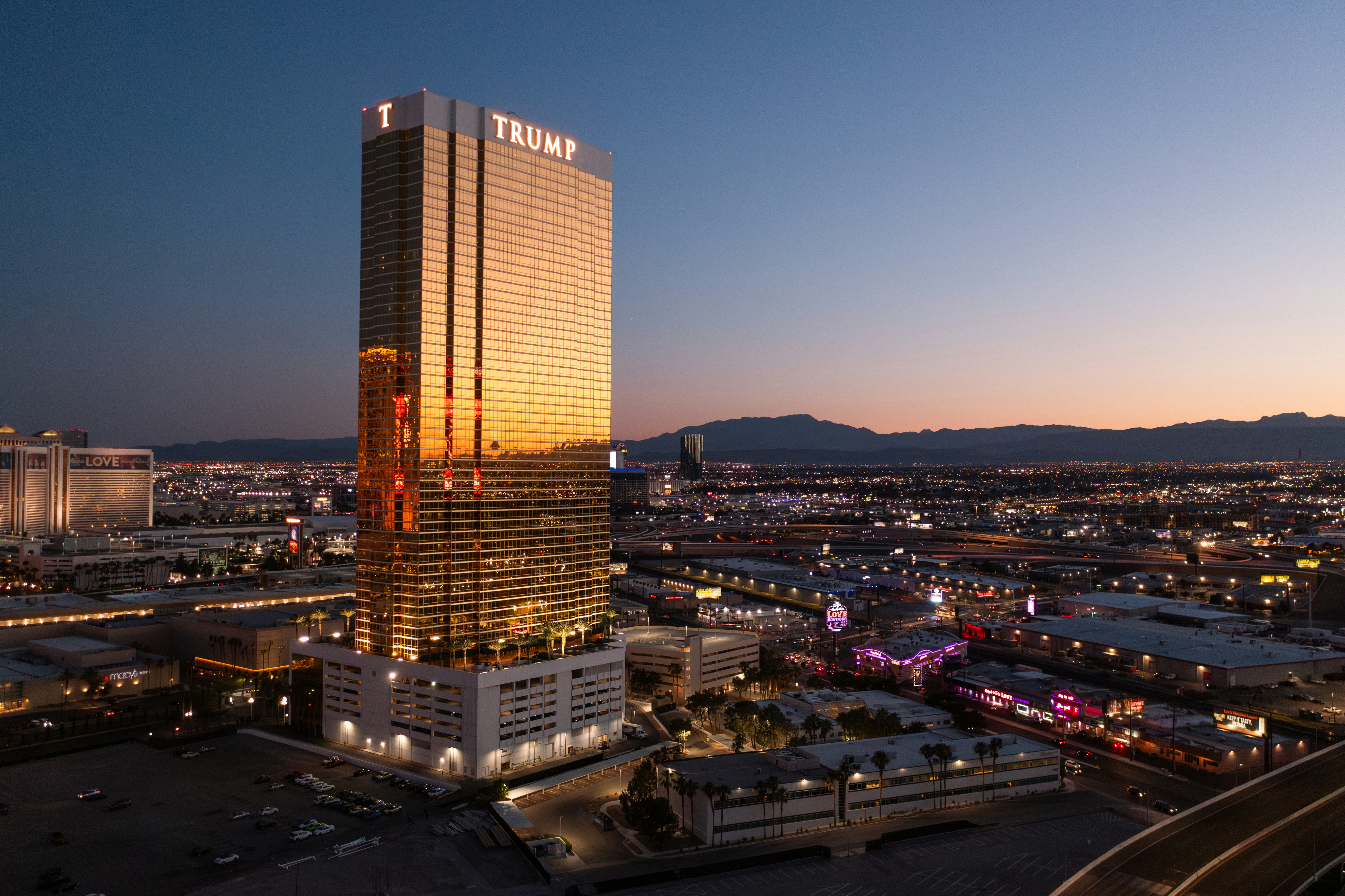 Trump International Hotel Las Vegas 81/83