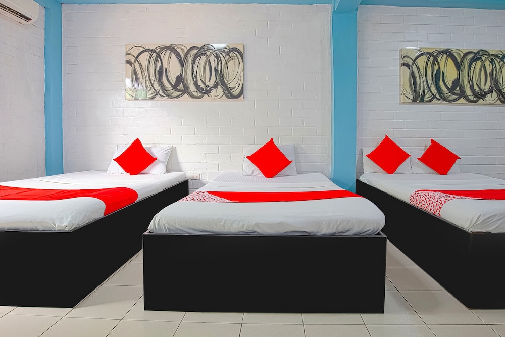 La Maria Pension & Tourist Inn Hotel 34/51