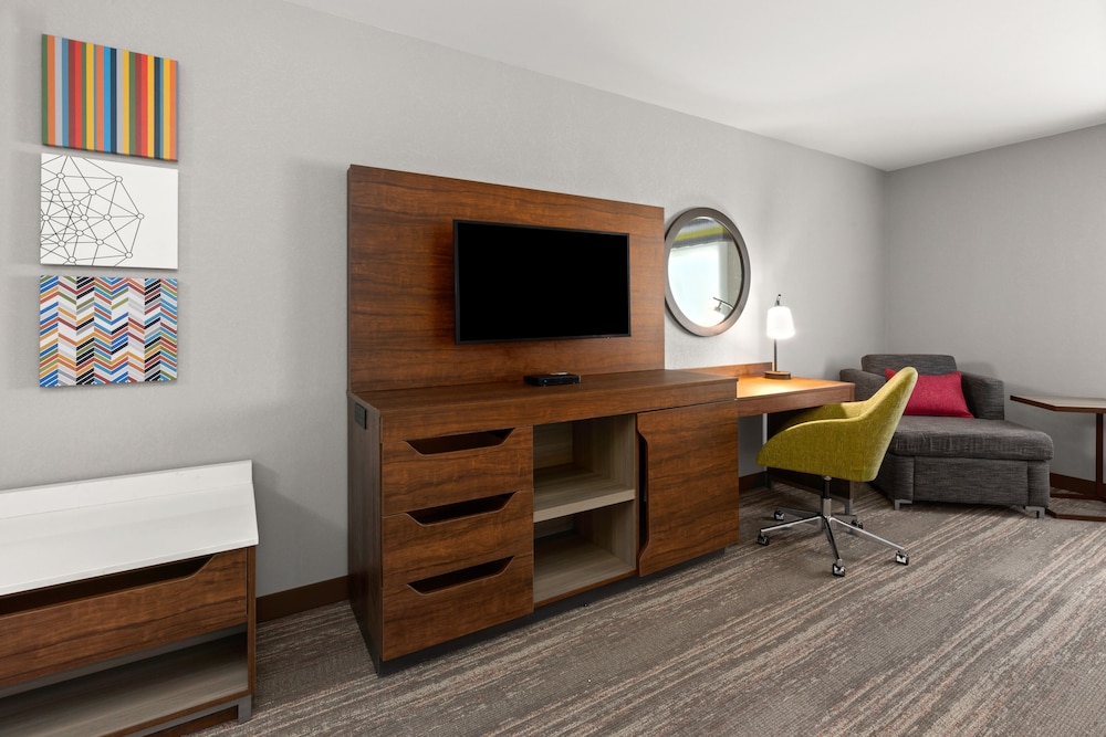 Hampton Inn & Suites Burlington WA 36/39