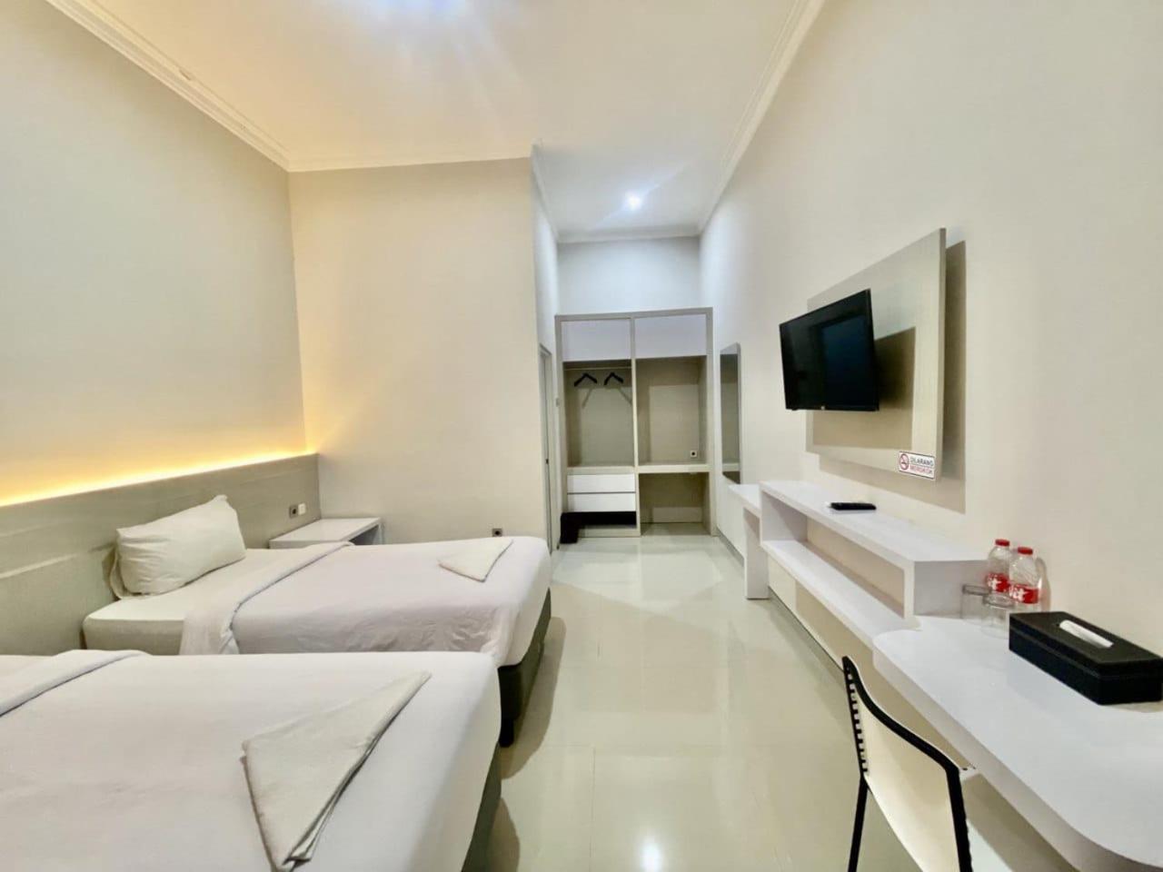 El Malik Hotel Sumenep 6/28