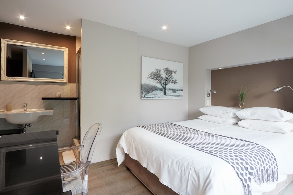 The Lakes Boutique Lodge 10/50