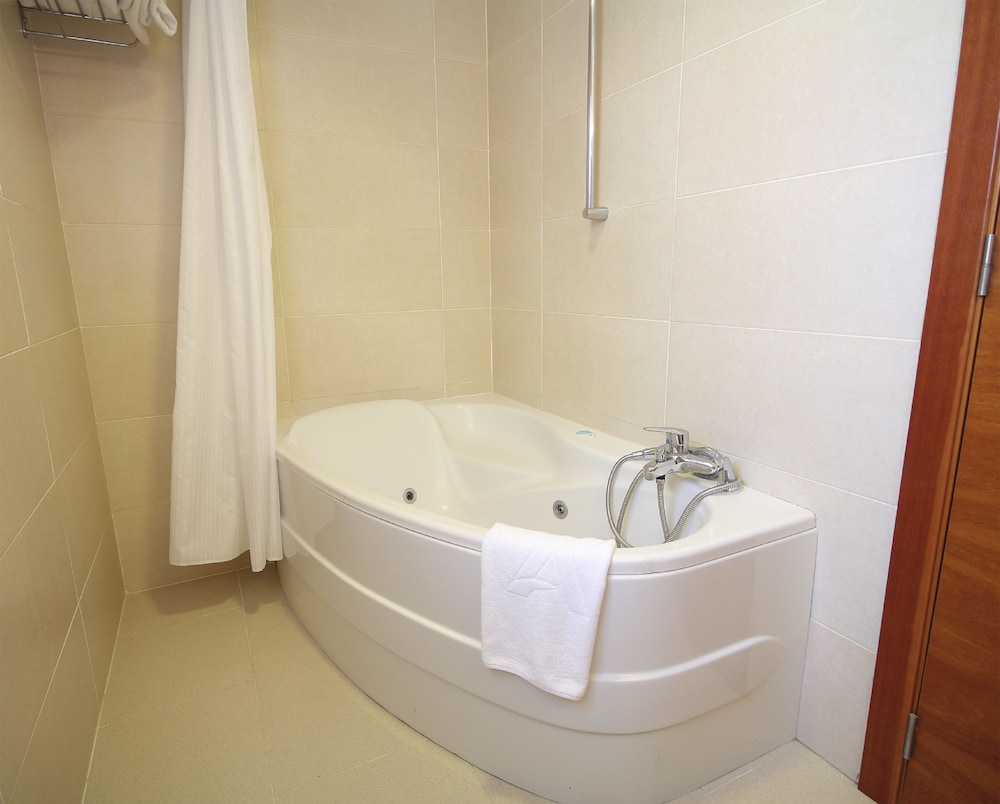 Aqua Hotel Onabrava 71/71