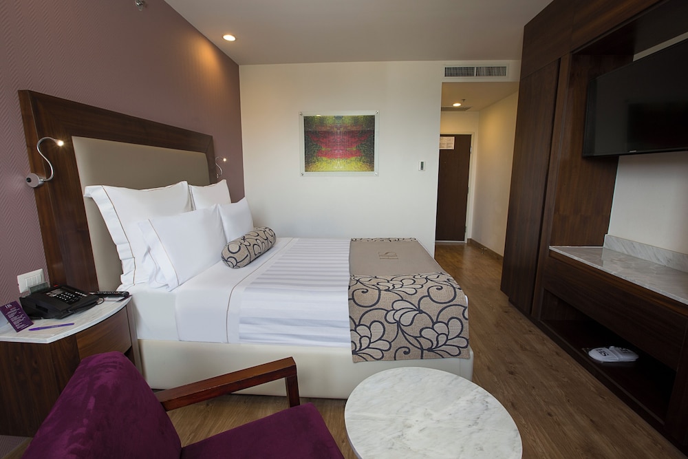 غرفة ديلوكس تنفيذية بسرير كوين، Hs Hotsson Hotel Queretaro 4/5