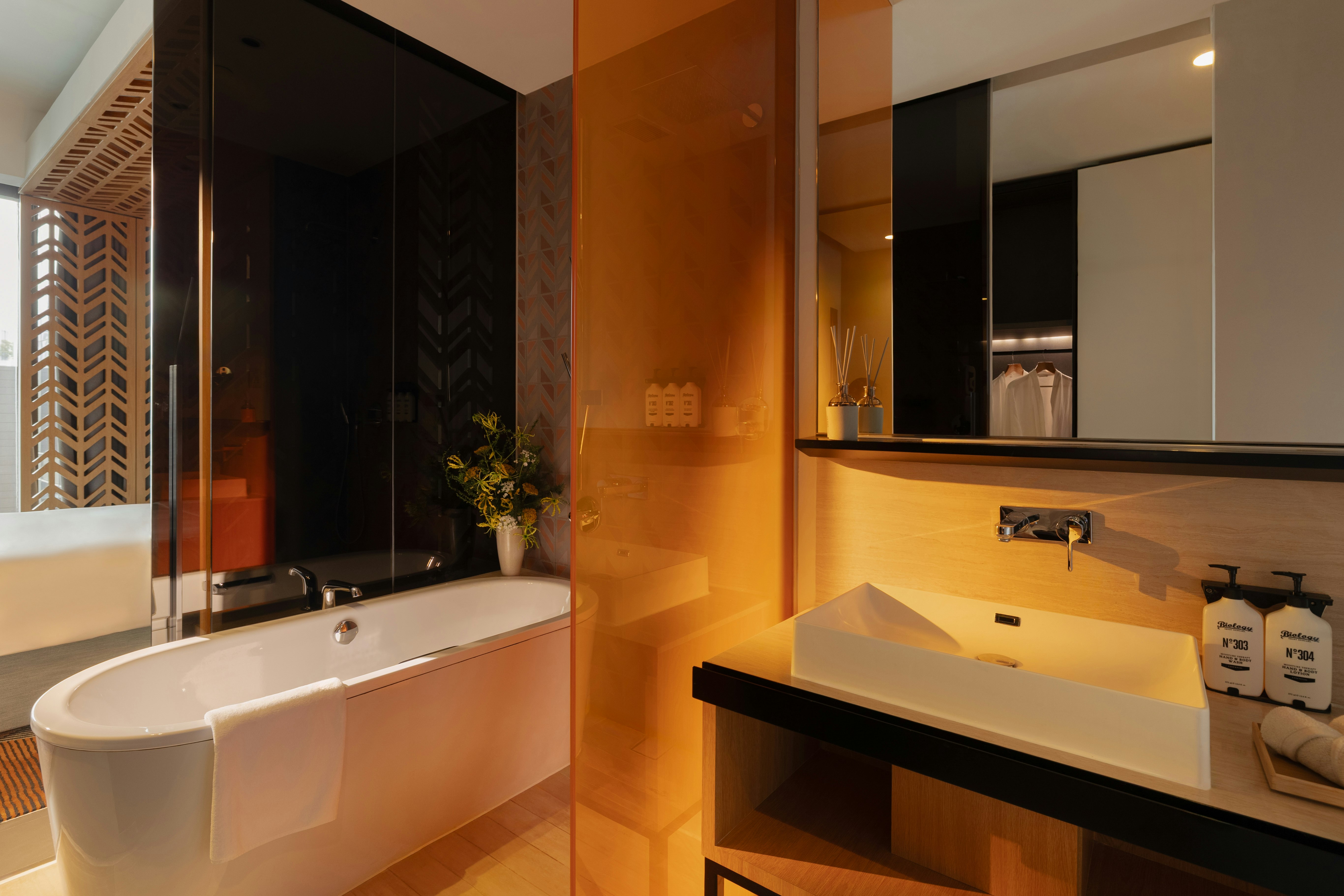 Oasia Hotel Downtown Singapore 70/74
