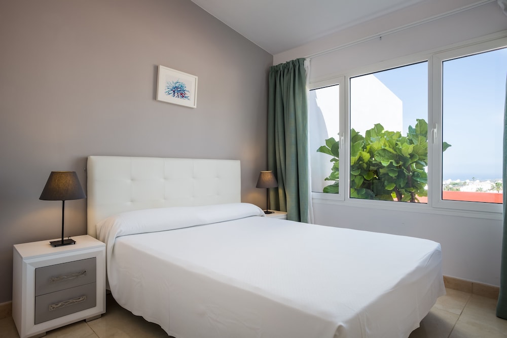 2 BEDROOMS, DELUXE, APARTMENT