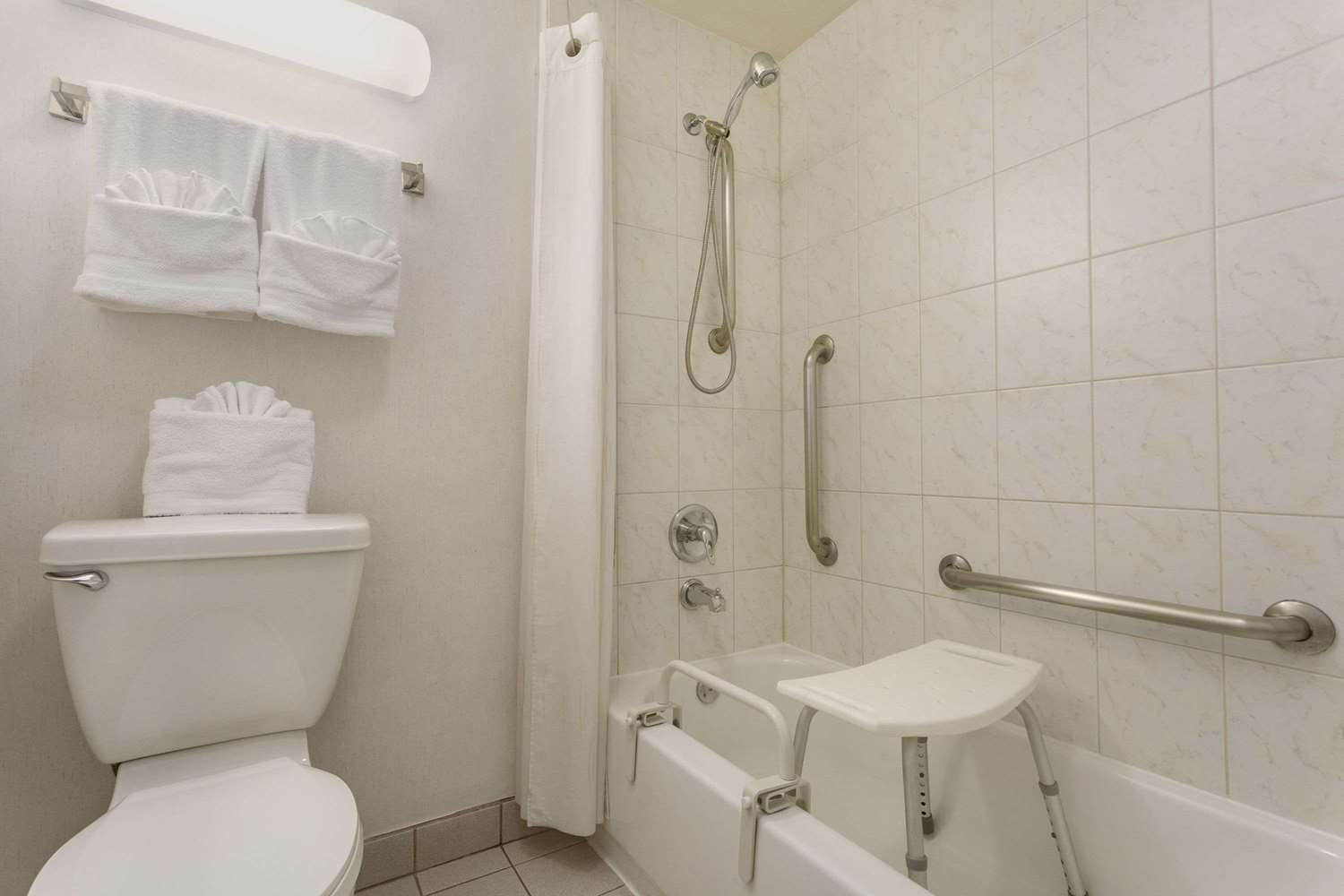 Days Inn by Wyndham San Diego/Downtown/Convention Center 28/30
