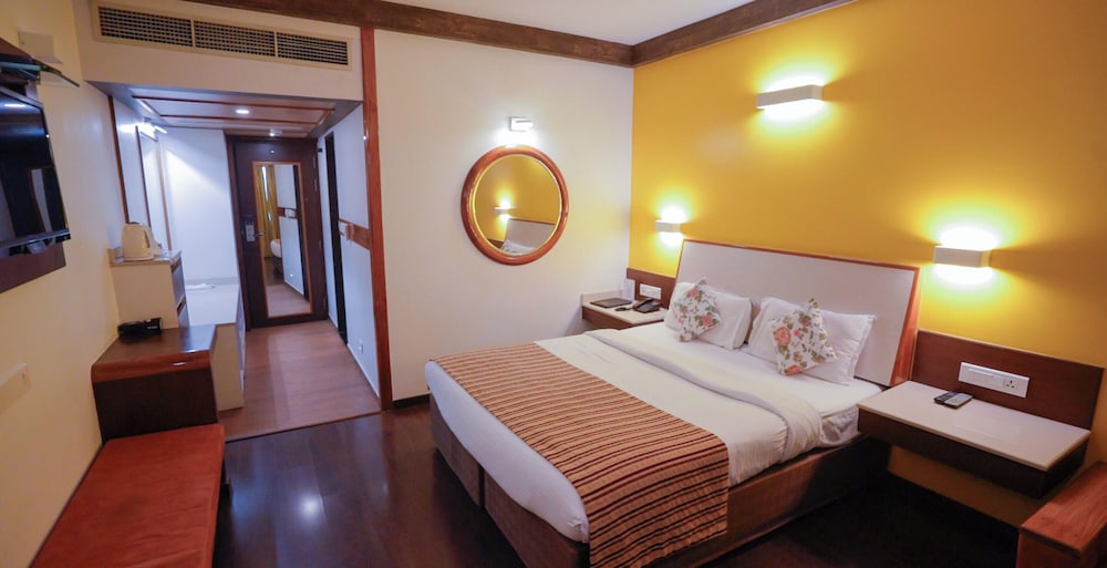 Hotel Vrishali Executive 24/61