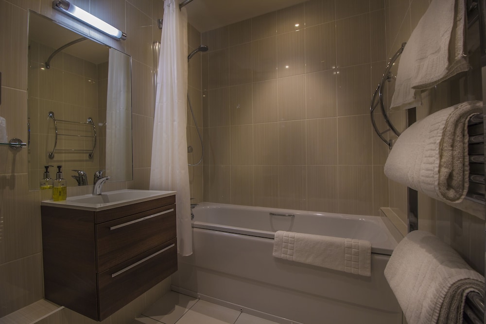 Best Western the Three Swans Hotel 25/69