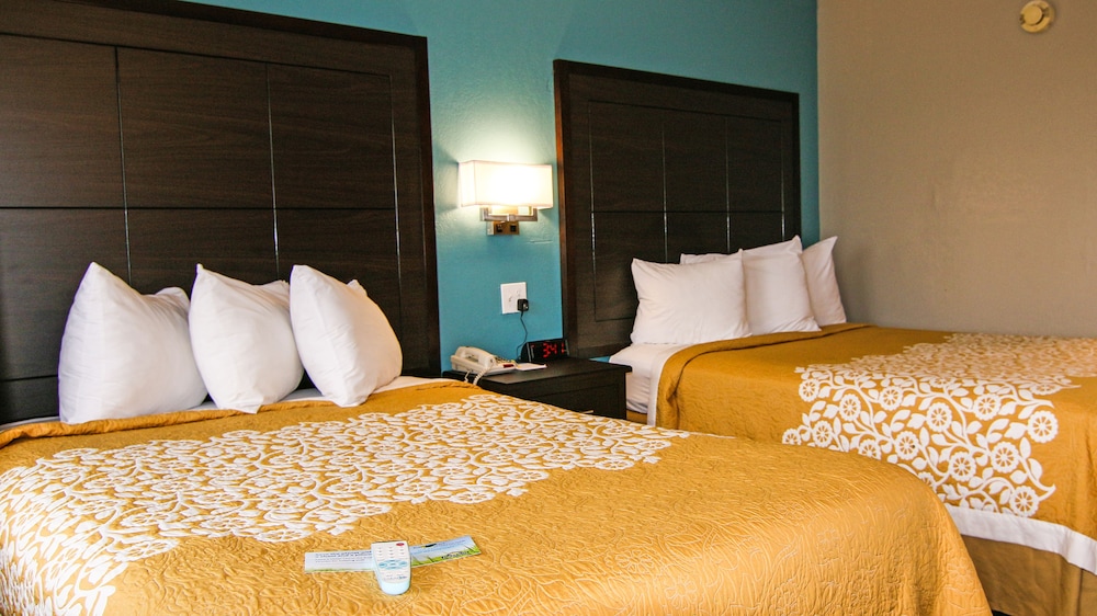 Economy Suites Springfield - I-44 12/43