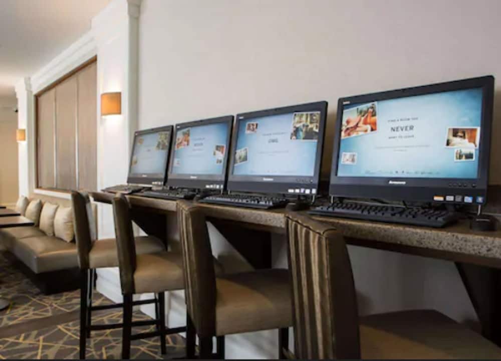 Hampton Inn By Hilton Hallandale Beach Aventura 28/37