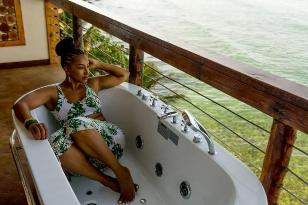 Sea Cliff Resort 12/50