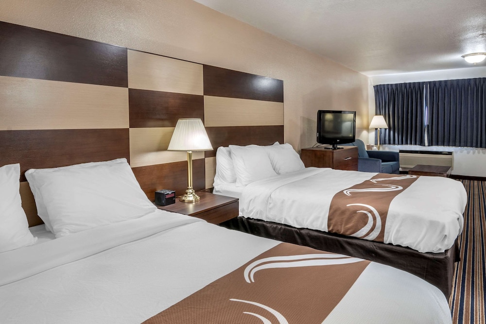 Upgrade, Suite, 2 Queen Beds, Sofa, Accessible