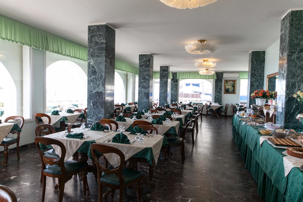 Hotel Negresco 24/34